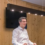 Mountain biking in South Tyrol © Harald Wisthaler Couple checking in at the reception of the Alpinhotel