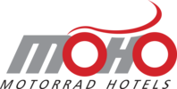 Logo von MoHo Motorrad Hotels mit stilisiertem Motorrad