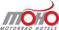 Logo von MoHo Motorrad Hotels mit stilisiertem Motorrad