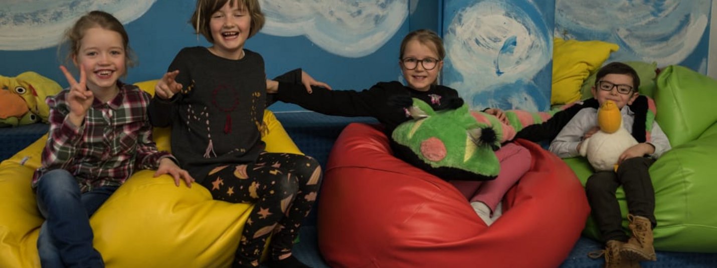 KIDS FREE