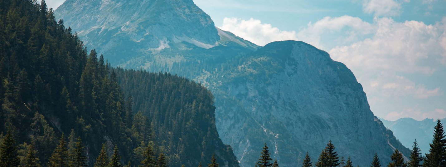 VON GARMISCH UM DAS WETTERSTEINGEBIRGE