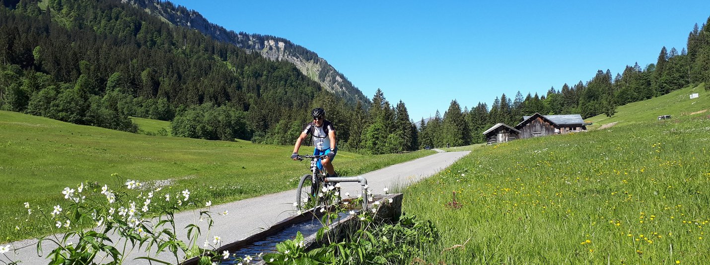 Au - Rund um die Mittagsfluh