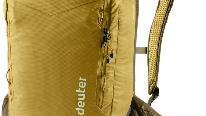 gelber deuter rucksack mit mehreren fächern und gepolsterten trägern