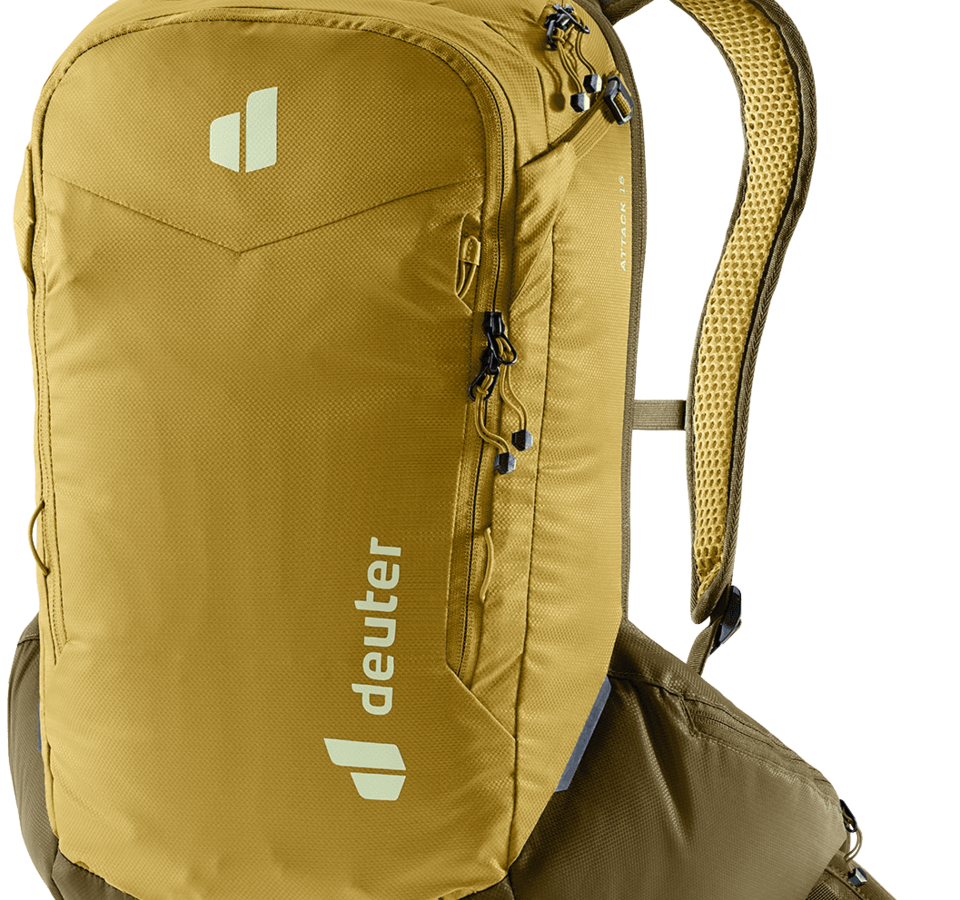 gelber deuter rucksack mit mehreren fächern und gepolsterten trägern